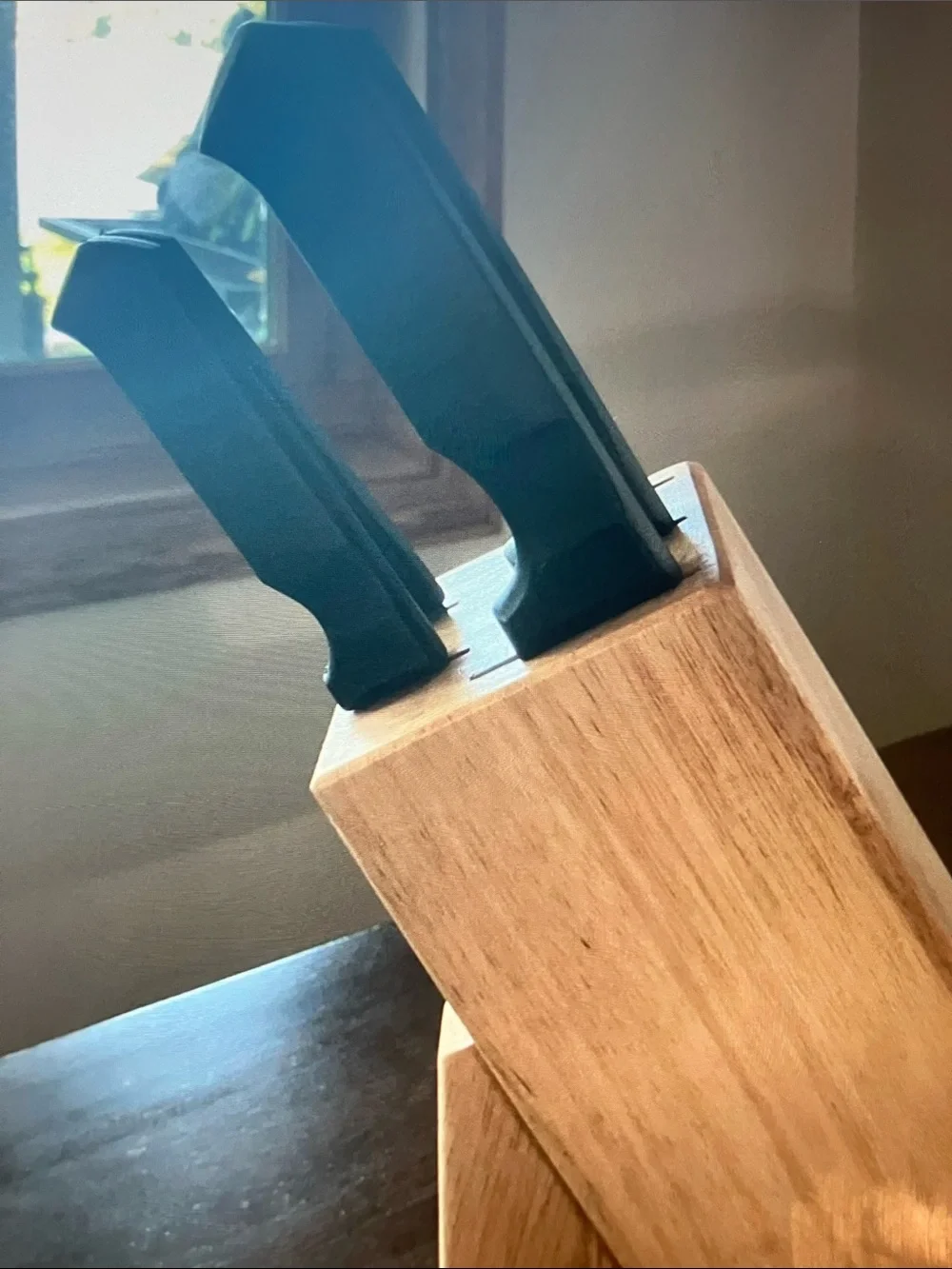Farberware Black Handle Knife Block with Natural Wood Block no scissors